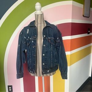 Levi oversized distressed trucker jacket vintage joy